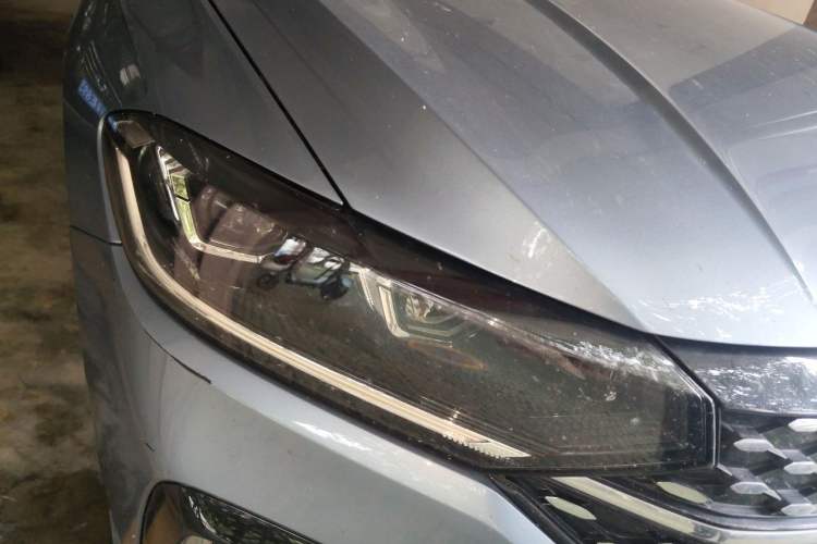 Used Volkswagen Lavida 2023 Revised Version 1.5L Automatic Starry Sky Edition – 5 Million Units Right Front Headlight