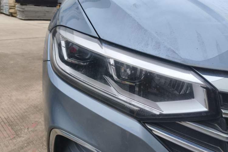 Used Volkswagen Lavida 2023 1.5L Automatic 5 Million Edition Right Front Headlight