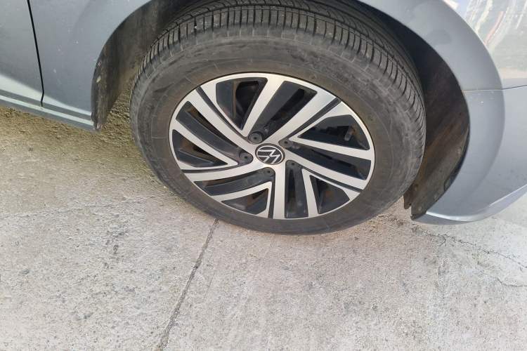 Used Volkswagen Lavida 2023 280TSI DSG Full-Comfort Edition Right Front Wheel Hub
