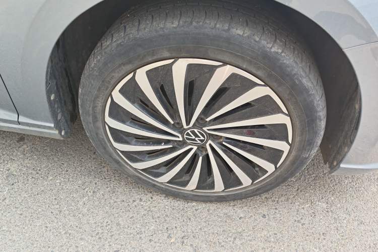 Used Volkswagen Lavida 2023 280TSI DSG Yongyi Edition Right Front Wheel Hub