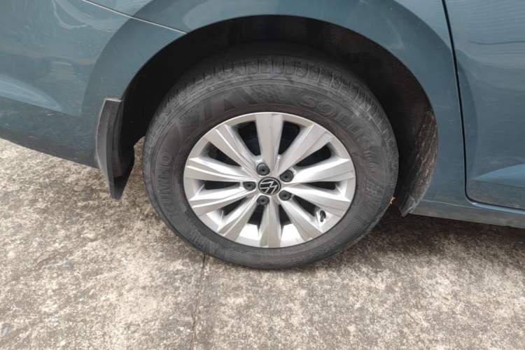 Used Volkswagen Lavida 2023 New Rui 1.5L Automatic New Yi Edition Right Rear Wheel Hub