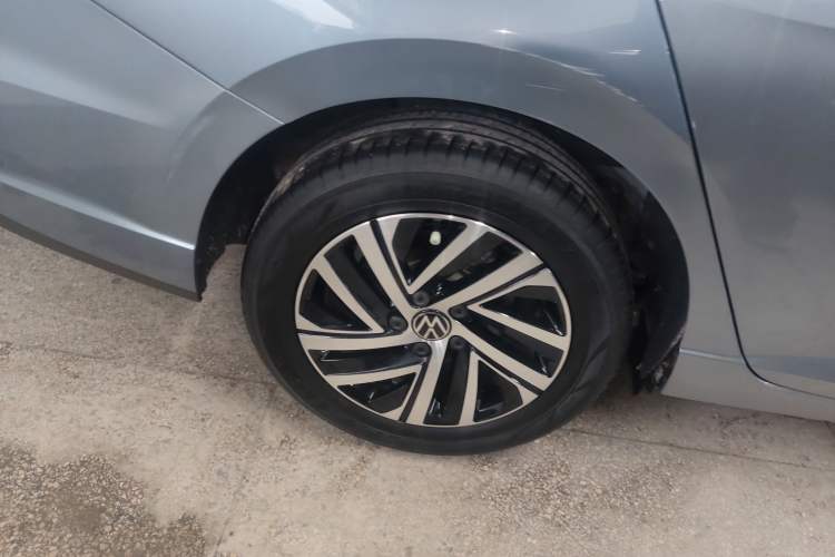 Used Volkswagen Lavida 2023 280TSI DSG Full-Comfort Edition Right Rear Wheel Hub