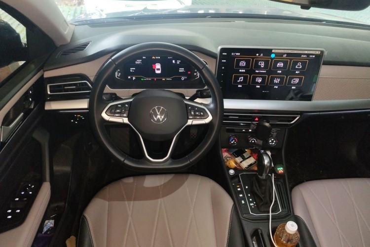 Used Volkswagen Lavida 2023 Revised Version 1.5L Automatic Starry Sky Edition – 5 Million Units Steering Wheel