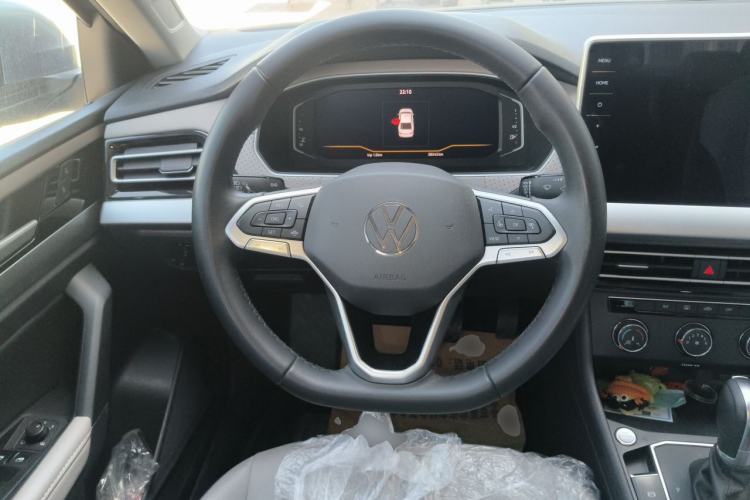 Used Volkswagen Lavida 2023 Revised Version 1.5L Automatic Starry Sky Edition – 5 Million Units Steering Wheel