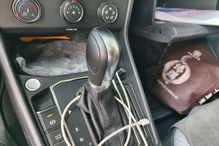 Used Volkswagen Lavida 2023 1.5L Automatic 5 Million Edition Gear Lever