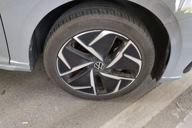 Used Volkswagen Lavida 2023 280TSI DSG Starry Sky Deluxe Edition Right Front Wheel Hub