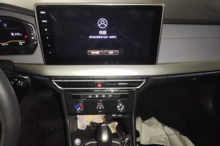 Used Volkswagen Lavida 2023 Revised Version 1.5L Automatic Starry Sky Edition – 5 Million Units Audio And AC Panel
