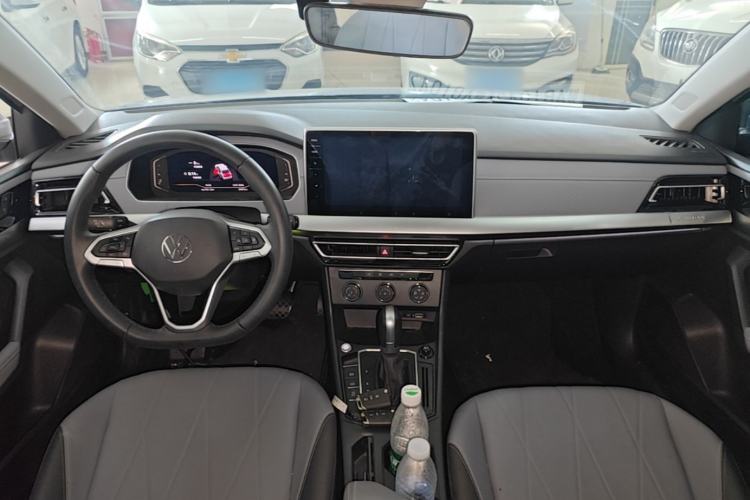Used Volkswagen Lavida 2023 Revised Version 1.5L Automatic Starry Sky Edition – 5 Million Units Center Console