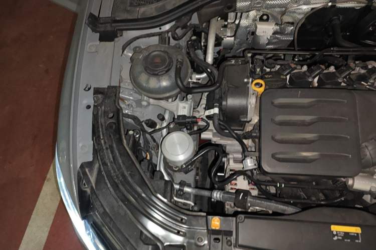 Used Volkswagen Lavida 2023 Revised Version 1.5L Automatic 5 Millionth Edition Engine Bay Right