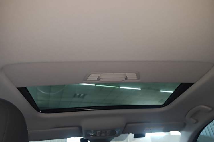 Used Volkswagen Lavida 2023 Revised Version 1.5L Automatic Starry Sky Edition – 5 Million Units Headliner
