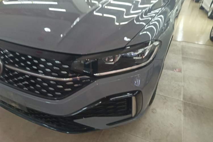 Used Volkswagen Lavida 2023 Revised Version 1.5L Automatic Starry Sky Edition – 5 Million Units Left Front Headlight