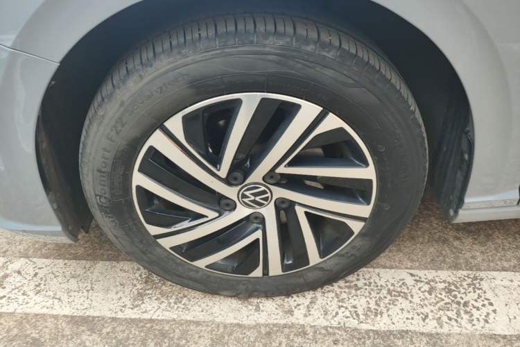 Used Volkswagen Lavida 2023 300TSI DSG Starry Full-Comfort Edition Left Front Wheel Hub