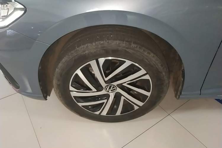 Used Volkswagen Lavida 2023 300TSI DSG Starry Full-Comfort Edition Left Front Wheel Hub