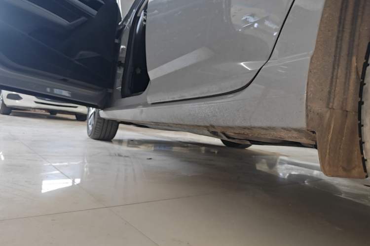 Used Volkswagen Lavida 2023 Revised Version 1.5L Automatic Starry Sky Edition – 5 Million Units Left Side Sill