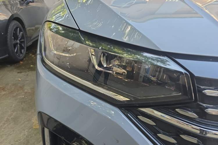 Used Volkswagen Lavida 2023 300TSI DSG Starry Full-Comfort Edition Right Front Headlight