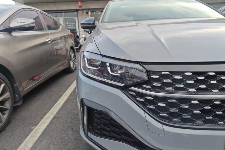 Used Volkswagen Lavida 2023 300TSI DSG Starry Full-Comfort Edition Right Front Headlight
