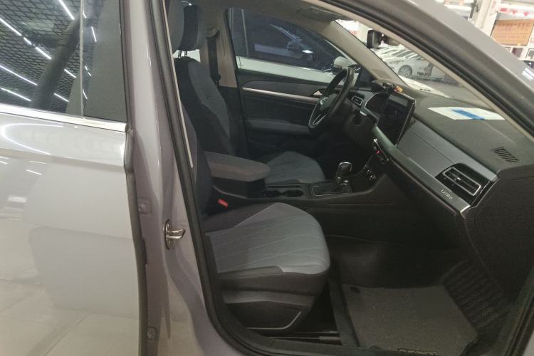 Used Volkswagen Lavida 2023 Revised Version 1.5L Automatic Starry Sky Edition – 5 Million Units Right Front Seat
