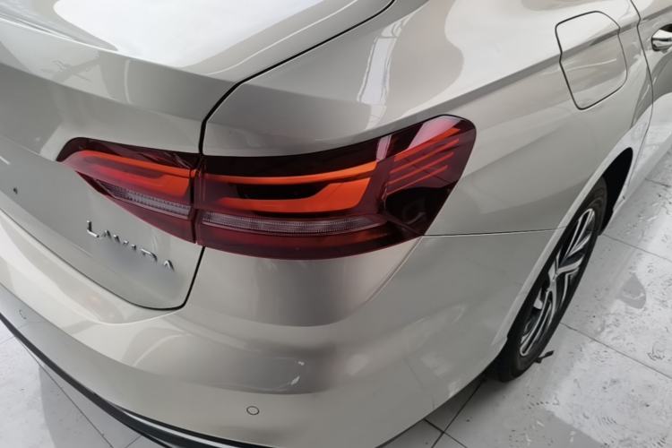 Used Volkswagen Lavida 2023 280TSI DSG Full-Comfort Edition Right Rear Taillight