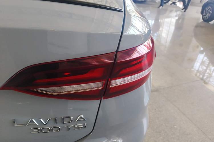 Used Volkswagen Lavida 2023 300TSI DSG Starry Full-Comfort Edition Right Rear Taillight
