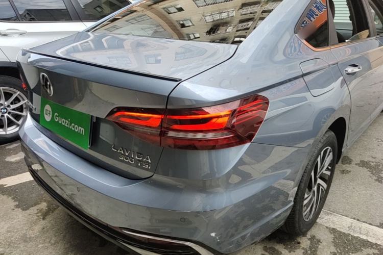 Used Volkswagen Lavida 2023 300TSI DSG Starry Full-Comfort Edition Right Rear Taillight