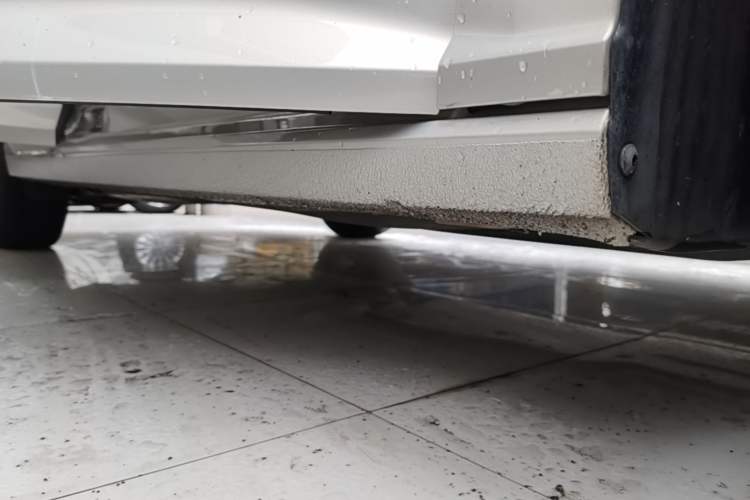 Used Volkswagen Lavida 2023 280TSI DSG Full-Comfort Edition Right Side Sill