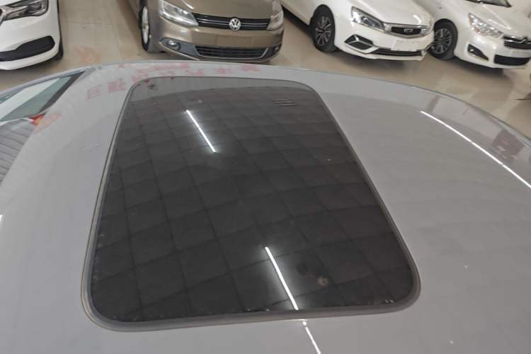 Used Volkswagen Lavida 2023 Revised Version 1.5L Automatic Starry Sky Edition – 5 Million Units Roof