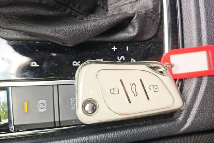 Used Volkswagen Lavida 2023 300TSI DSG Starry Sky Elite Edition Vehicle Key