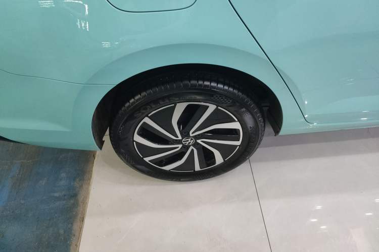 Used Volkswagen Lavida 2023 New Sharp 1.5L Automatic New Wish Edition Right Rear Wheel Hub