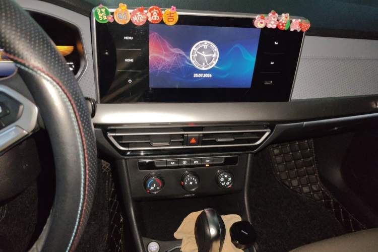 Used Volkswagen Lavida 2023 1.5L Automatic Full-Comfort Edition Audio And AC Panel