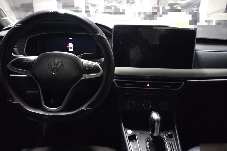 Used Volkswagen Lavida 2023 Revised Version 1.5L Automatic Starry Sky Edition – 5 Million Units Center Console