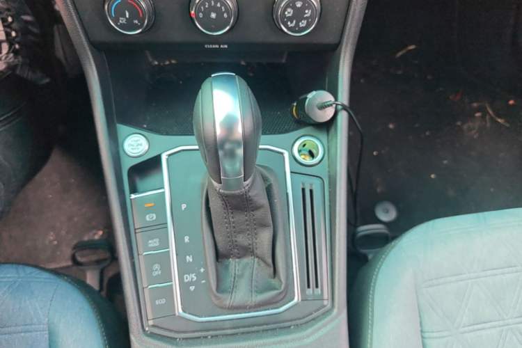 Used Volkswagen Lavida 2023 280TSI DSG Full-Comfort Edition Gear Lever