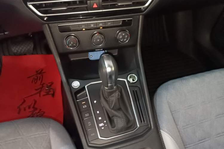 Used Volkswagen Lavida 2023 300TSI DSG Full-Comfort Edition Gear Lever