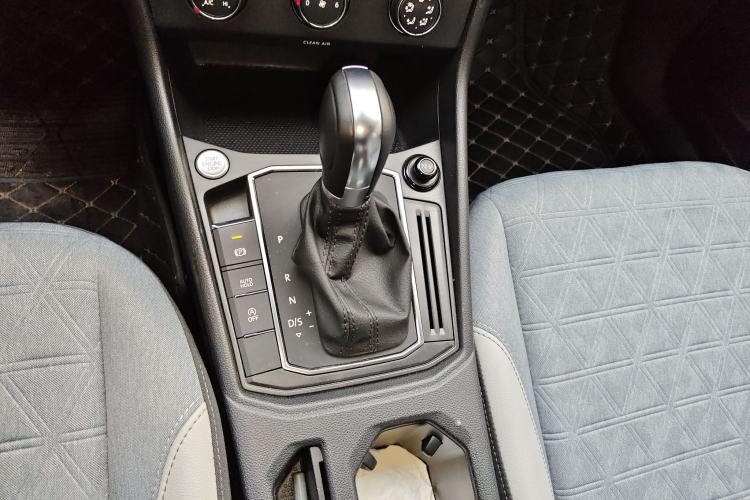 Used Volkswagen Lavida 2023 1.5L Automatic Full-Comfort Edition Gear Lever
