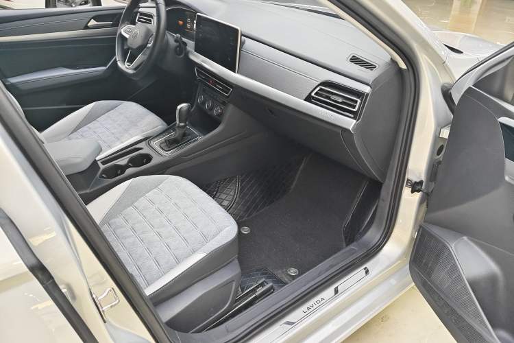 Used Volkswagen Lavida 2023 280TSI DSG Full-Comfort Edition Interior 10