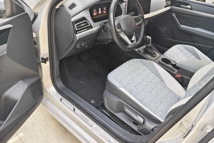 Used Volkswagen Lavida 2023 280TSI DSG Full-Comfort Edition Interior 5