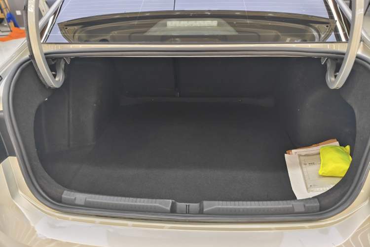 Used Volkswagen Lavida 2023 280TSI DSG Full-Comfort Edition Interior 7