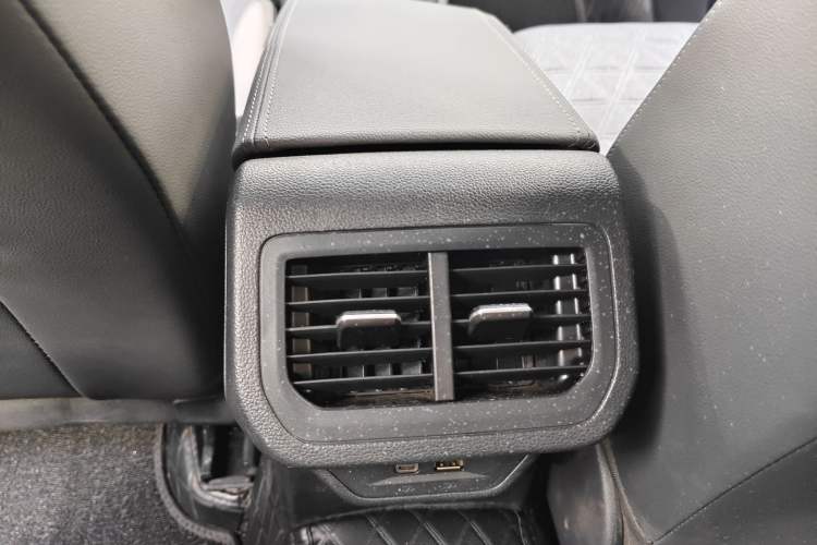 Used Volkswagen Lavida 2023 280TSI DSG Full-Comfort Edition Interior 9