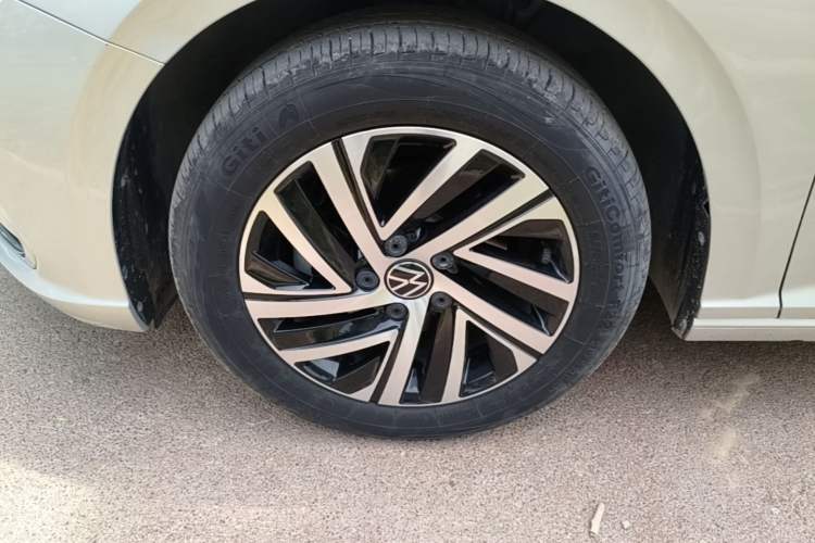 Used Volkswagen Lavida 2023 1.5L Automatic Full-Comfort Edition Left Front Wheel Hub