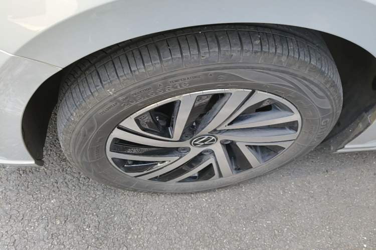 Used Volkswagen Lavida 2023 1.5L Automatic 5 Million Edition Left Front Wheel Hub
