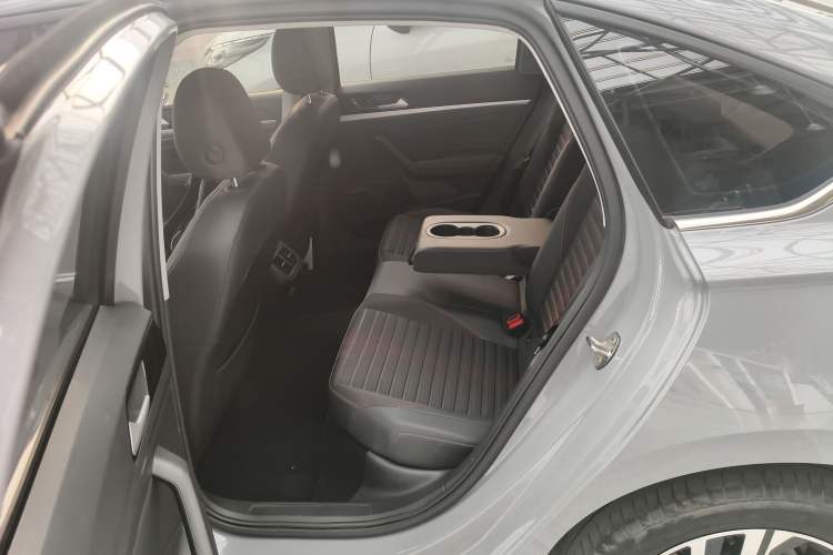 Used Volkswagen Lavida 2023 300TSI DSG Starry Full-Comfort Edition Left Rear Seat