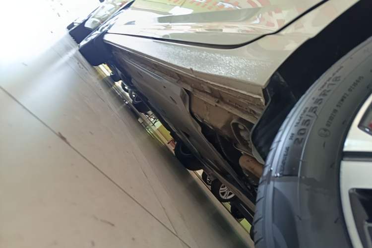 Used Volkswagen Lavida 2023 300TSI DSG Full-Comfort Edition Left Side Sill