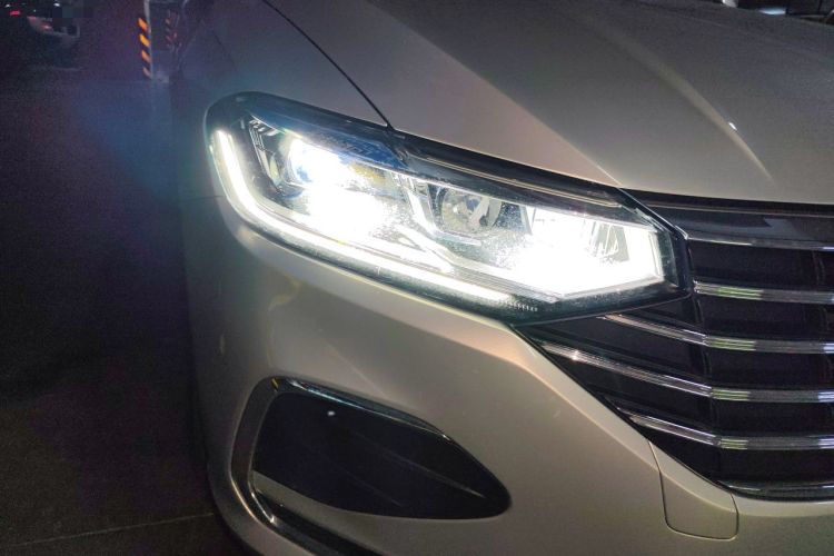 Used Volkswagen Lavida 2023 1.5L Automatic Full-Comfort Edition Right Front Headlight