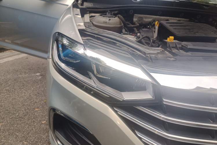 Used Volkswagen Lavida 2023 1.5L Automatic 5 Million Edition Right Front Headlight