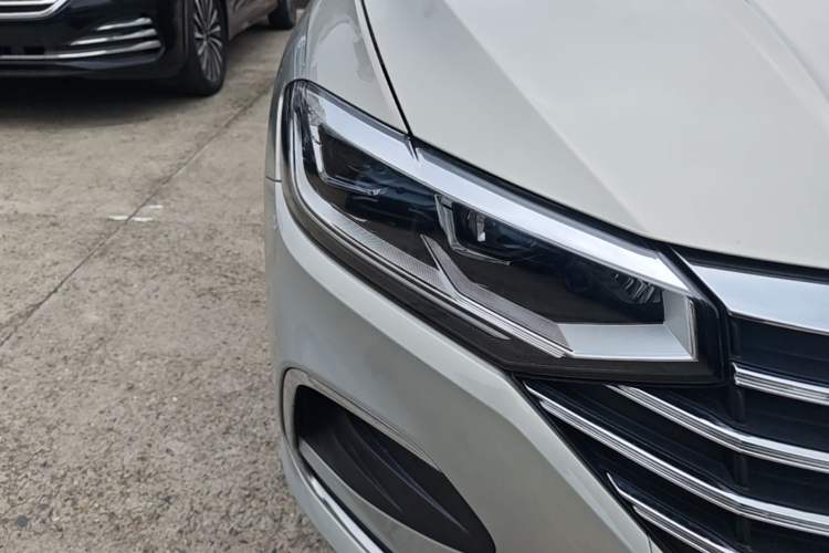 Used Volkswagen Lavida 2023 280TSI DSG Full-Comfort Edition Right Front Headlight