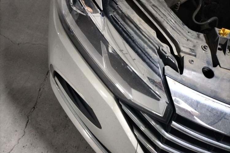Used Volkswagen Lavida 2023 Revised Version 1.5L Automatic Starry Sky Edition – 5 Million Units Right Front Headlight