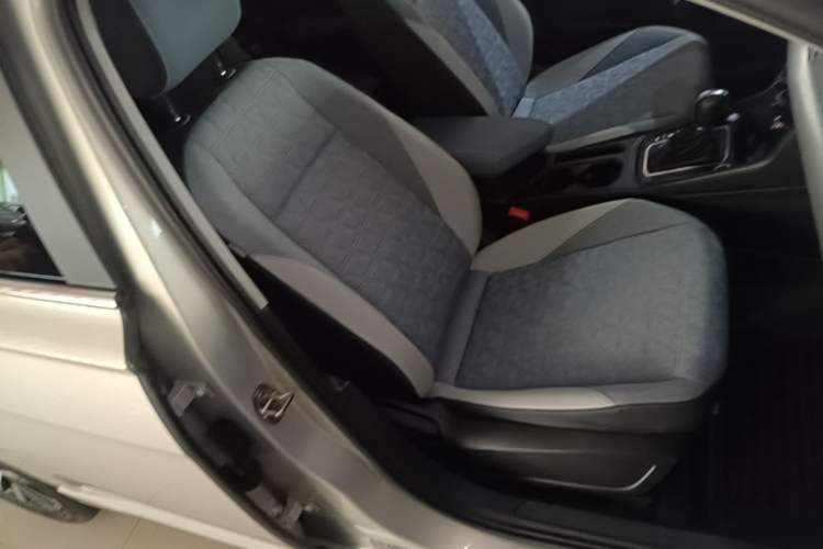Used Volkswagen Lavida 2023 300TSI DSG Full-Comfort Edition Right Front Seat