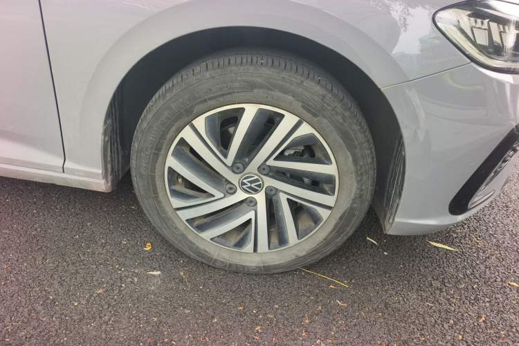 Used Volkswagen Lavida 2023 300TSI DSG Starry Sky Leading Edition Right Front Wheel Hub