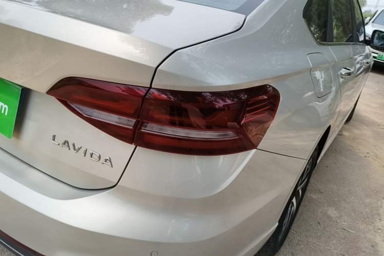 Used Volkswagen Lavida 2023 1.5L Automatic Full-Comfort Edition Right Rear Taillight