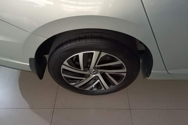 Used Volkswagen Lavida 2023 300TSI DSG Full-Comfort Edition Right Rear Wheel Hub