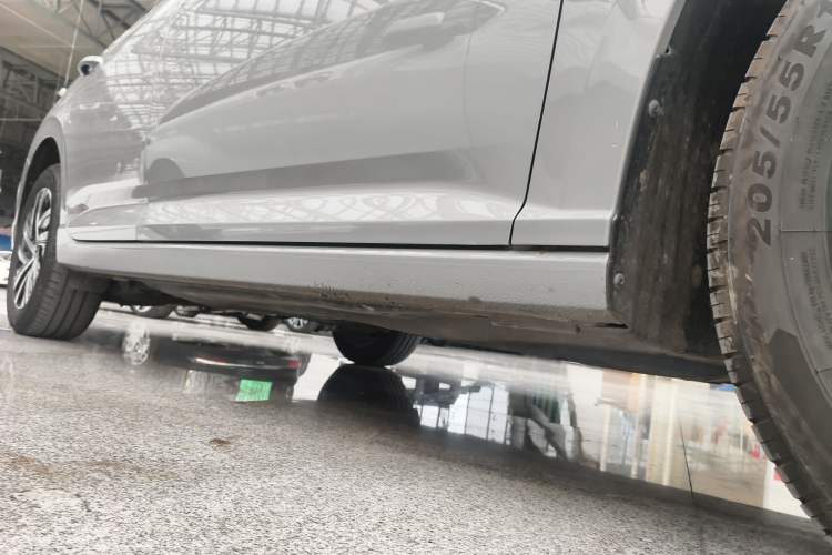 Used Volkswagen Lavida 2023 300TSI DSG Starry Full-Comfort Edition Right Side Sill